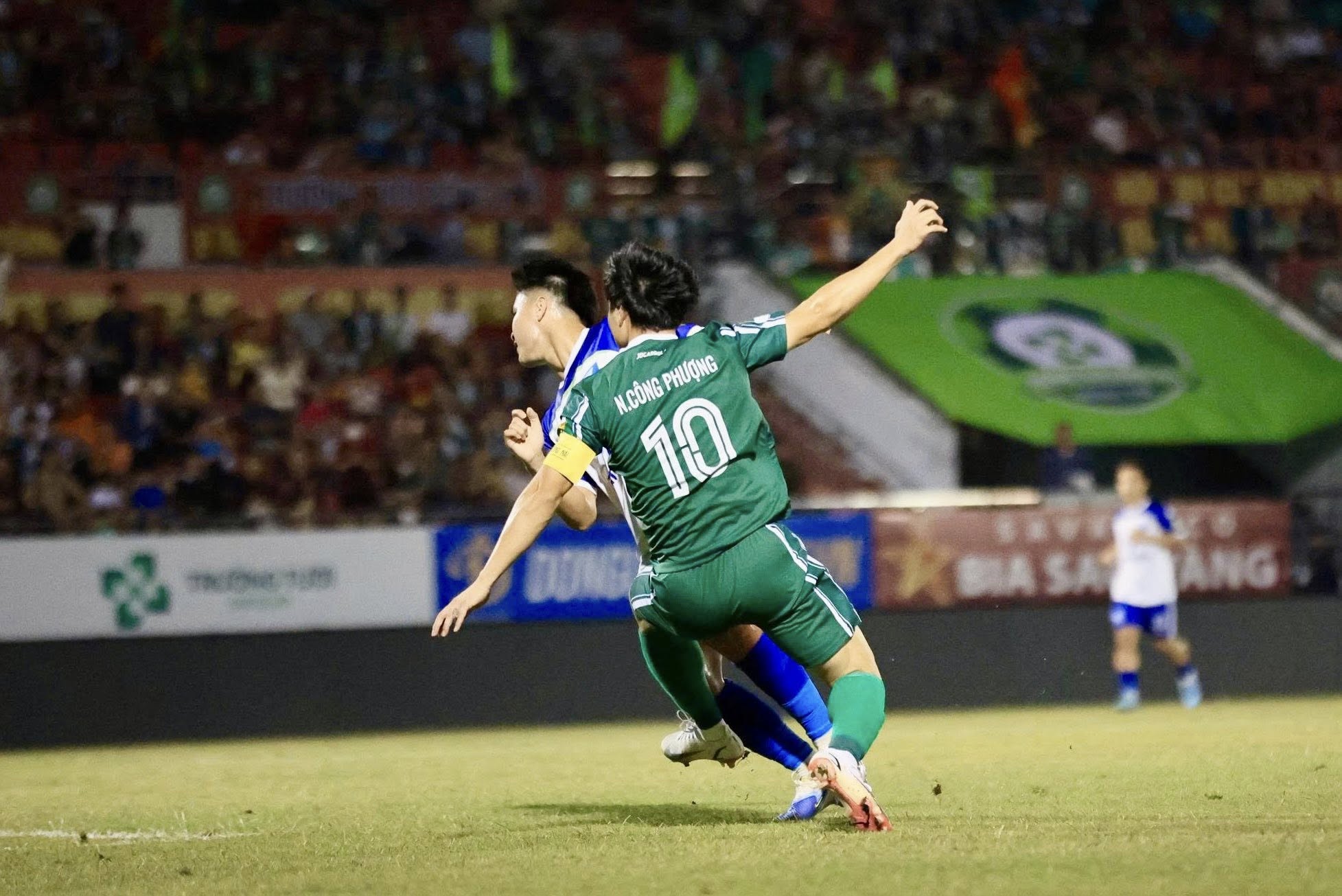 Ai được mệnh danh Messi Việt Nam