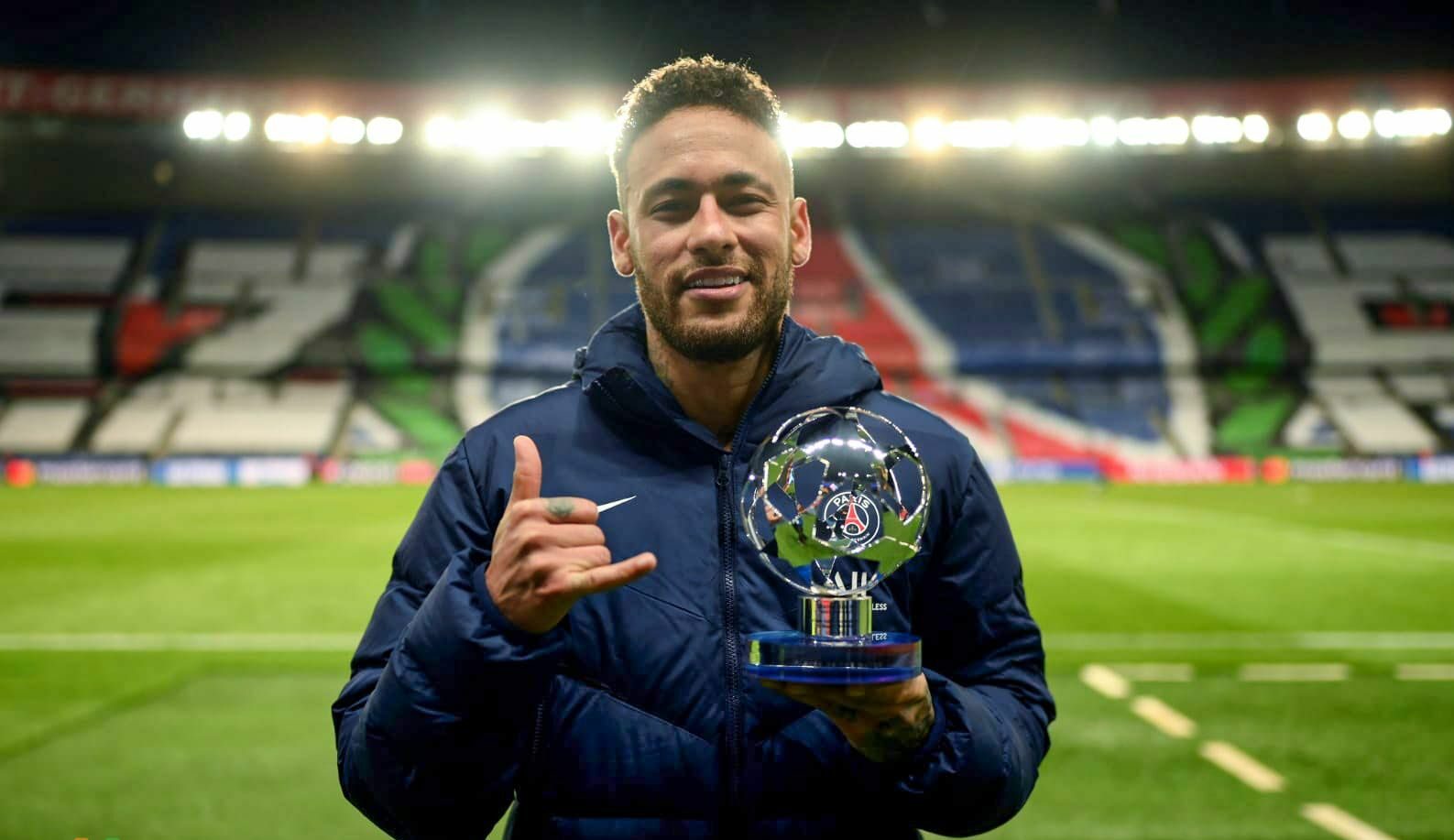 Neymar bao nhiêu tuổi